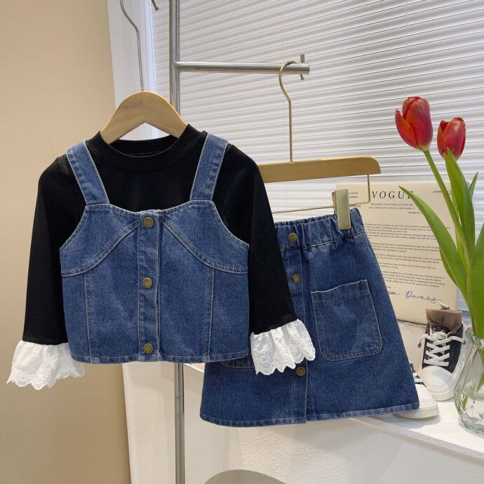 Ensemble en trois piéces en denim pour filles