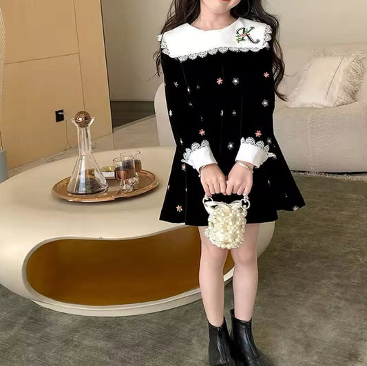 Robe brodée en velours a manches longues pour filles
