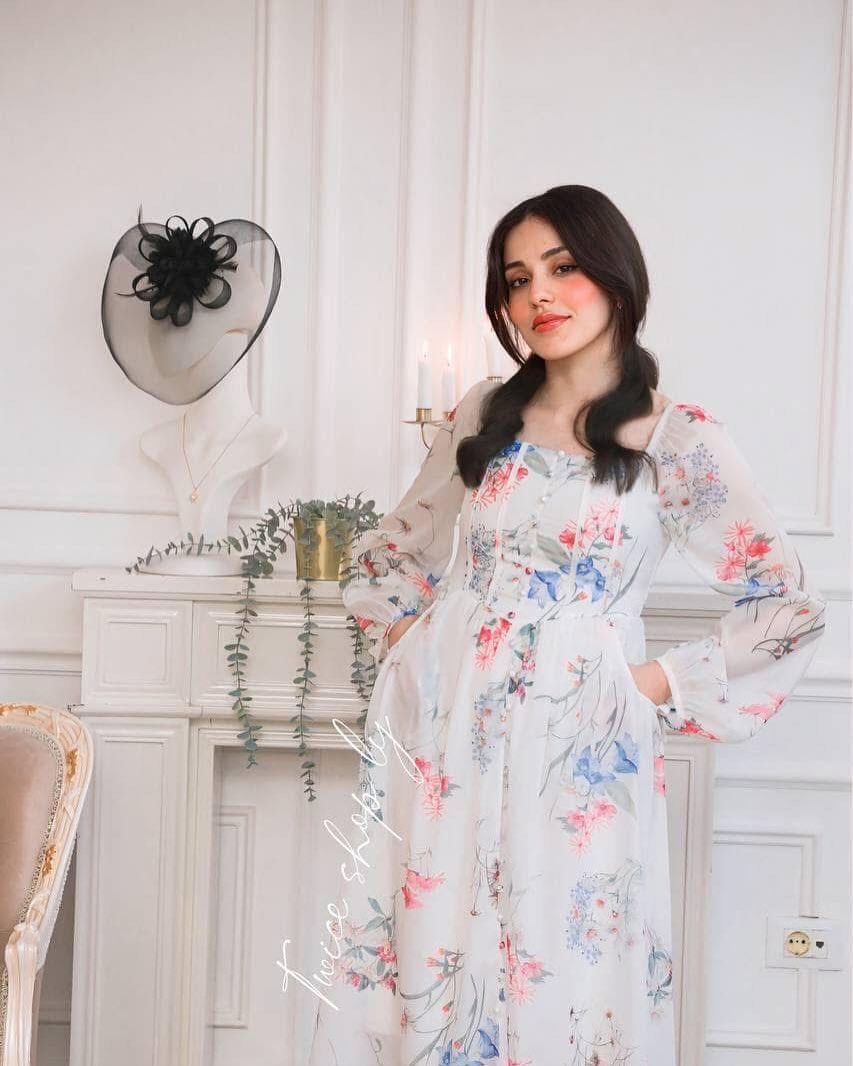Robe mi-longue francaise élégante à fleurs