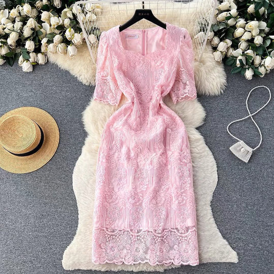 Robe vintage élégante à manches courtes et col rond en dantelle brodée
